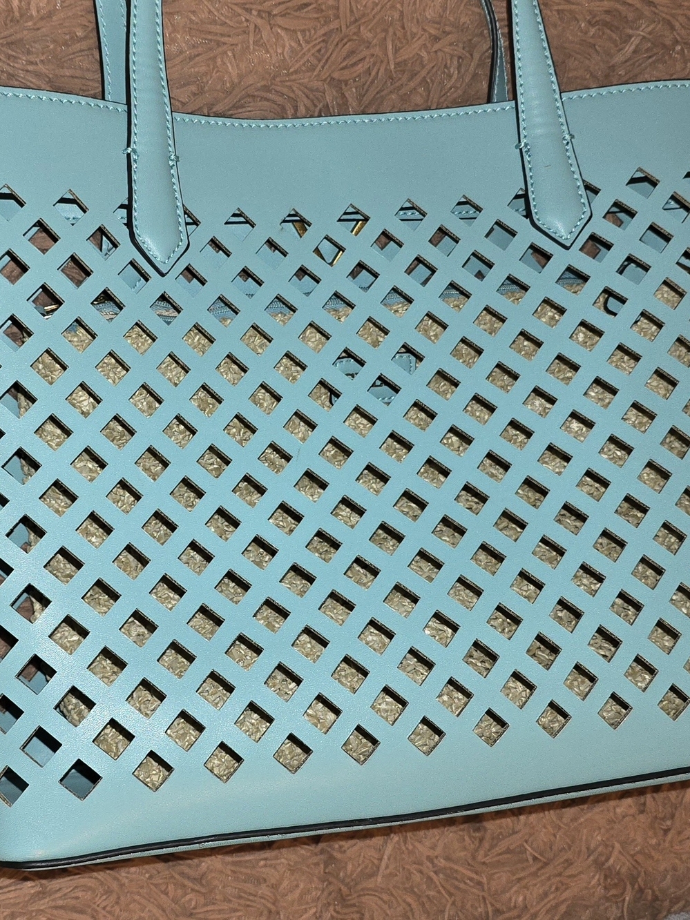 GUESS Tote - Picture 4 of 4